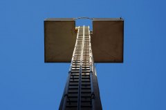 12_DE-Berlin-Neukolln-ladder-DSC01169